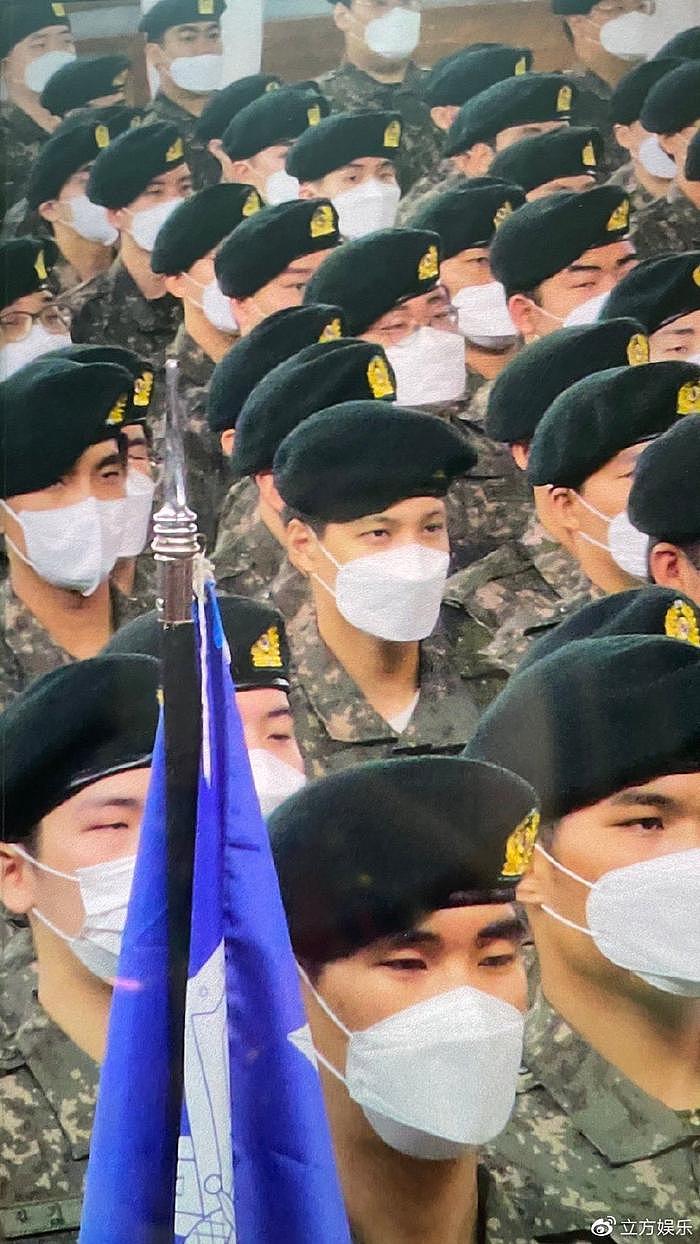EXO金钟仁出席新兵训练结业式 将正式服公益兵役 - 4