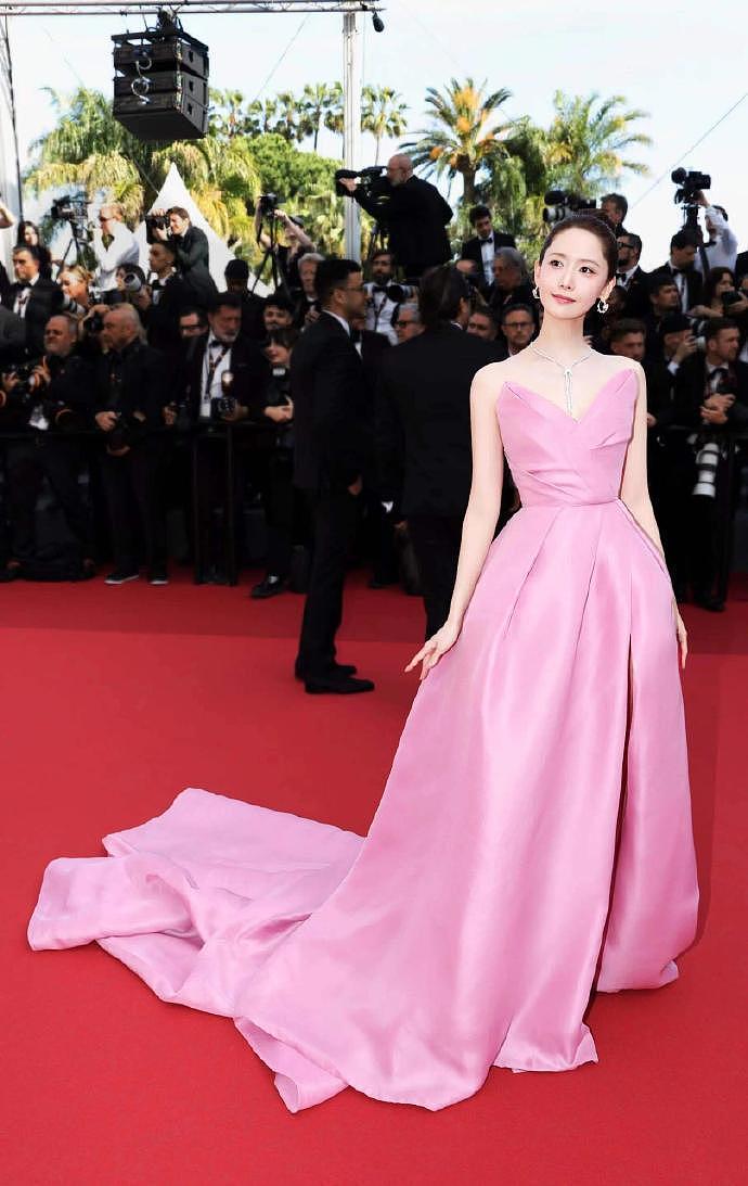 韩国知名女星，戛纳电影节红毯，遭女保镖歧视，被阻拦要求离开 - 2