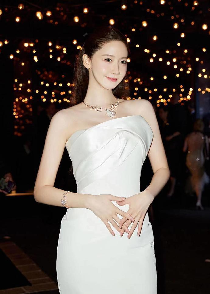 韩国知名女星，戛纳电影节红毯，遭女保镖歧视，被阻拦要求离开 - 7