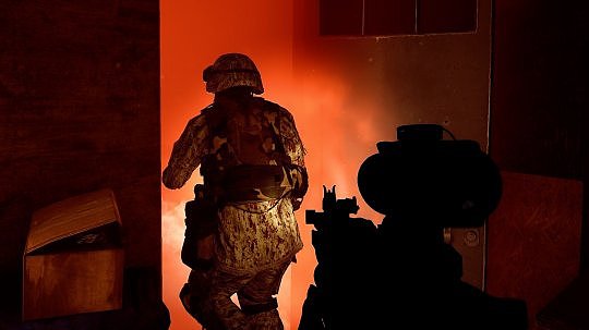 一款美化伊拉克战争的游戏，受到了玩家的“特别好评” - 2