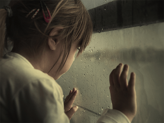 情感忽视、家庭暴力等童年不幸经历对人的影响有多大？ - 1