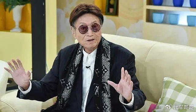 2018年，我国著名主持人赴瑞士安乐死，笑着举杯：需要一口闷吗？ - 5