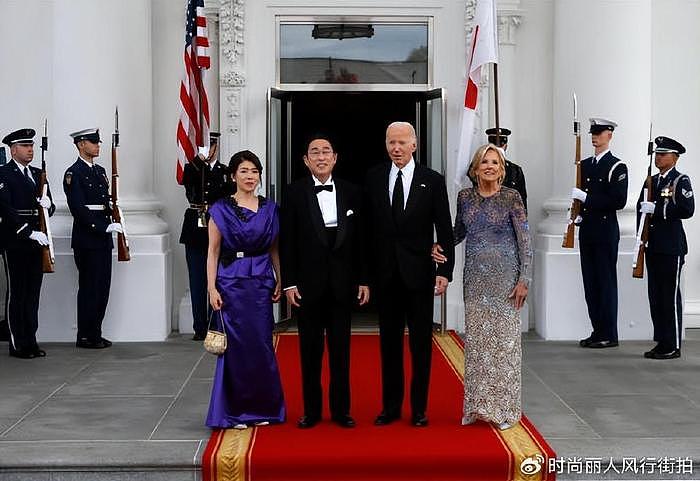 日本第一夫人在美国国宴不低调了！蓝裙显东方美，吉尔钻石裙奢华 - 6
