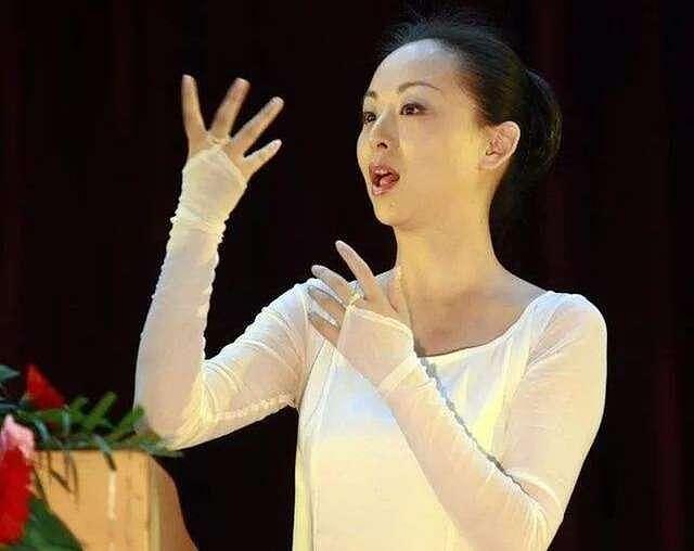 45岁邰丽华现身冬残奥会开幕式，用手语“唱”国歌，彩排画面曝光 - 6