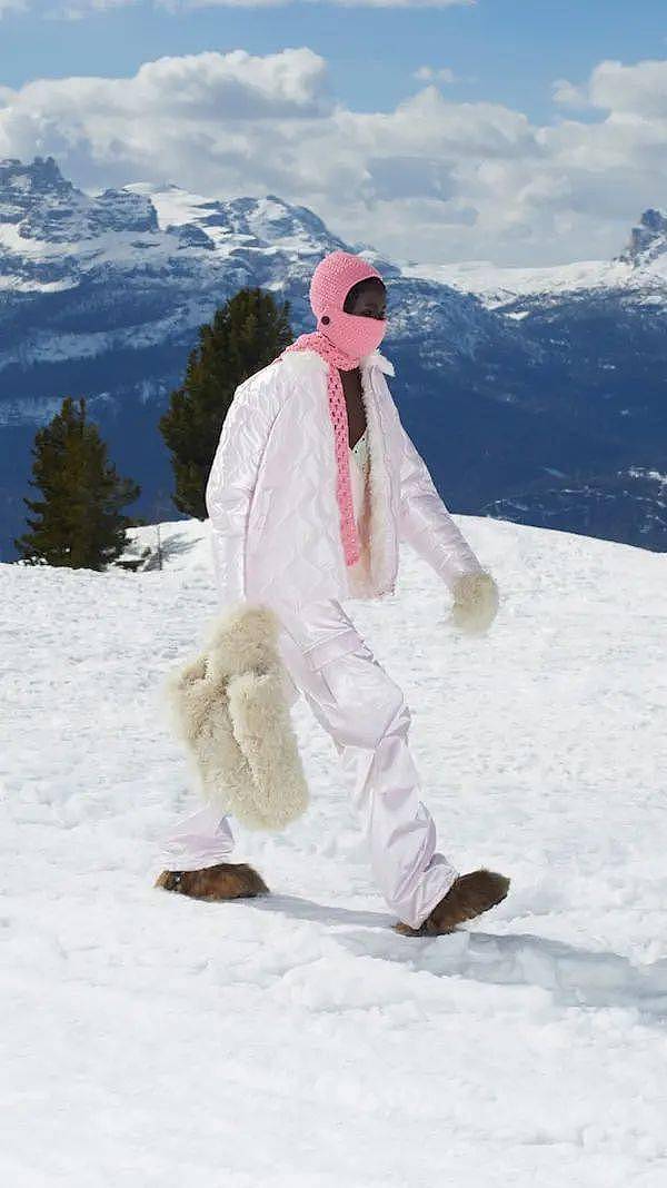 为了蹭冬奥热度，时髦人都在排队买滑雪服 - 23