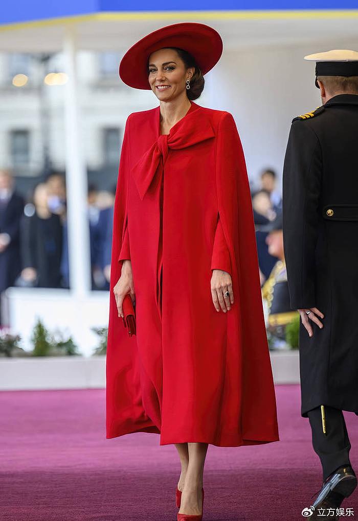 英国皇室会见韩国总统夫妇 凯特王妃一袭红裙亮相 - 3