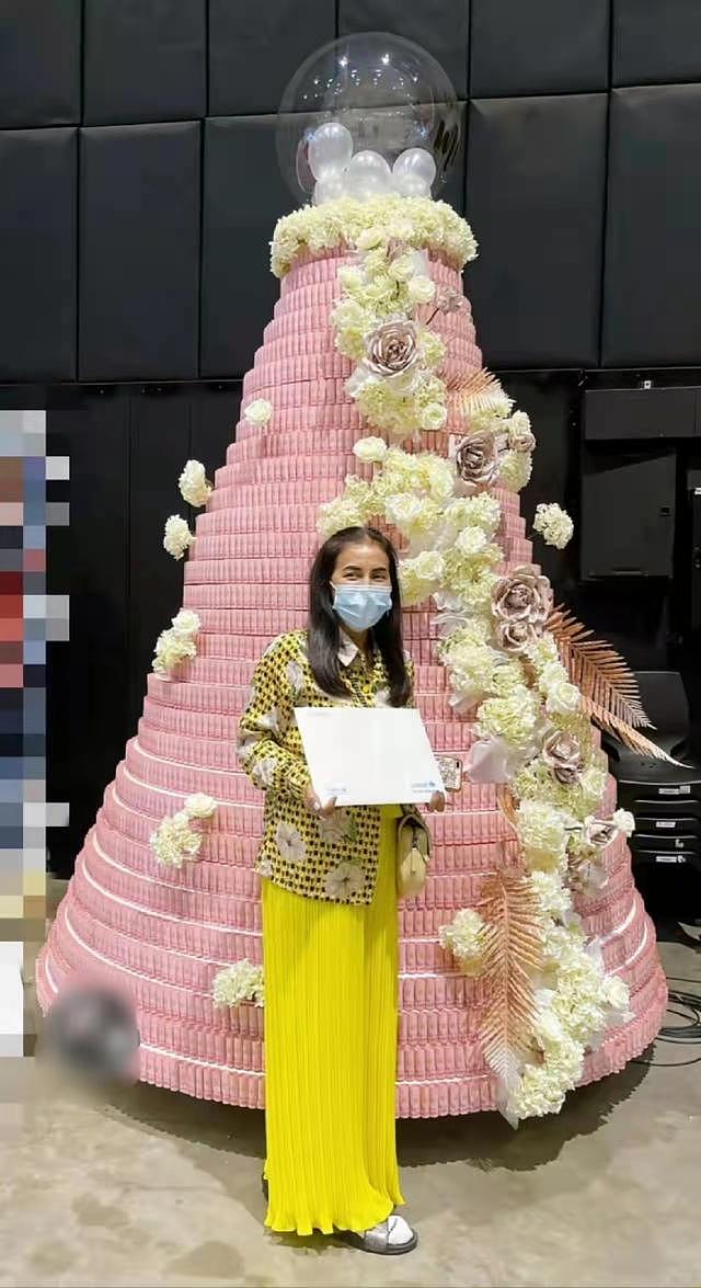 泰男星苏帕西中国粉丝集资，用钱堆蛋糕为其庆生，应援行为引争议 - 4