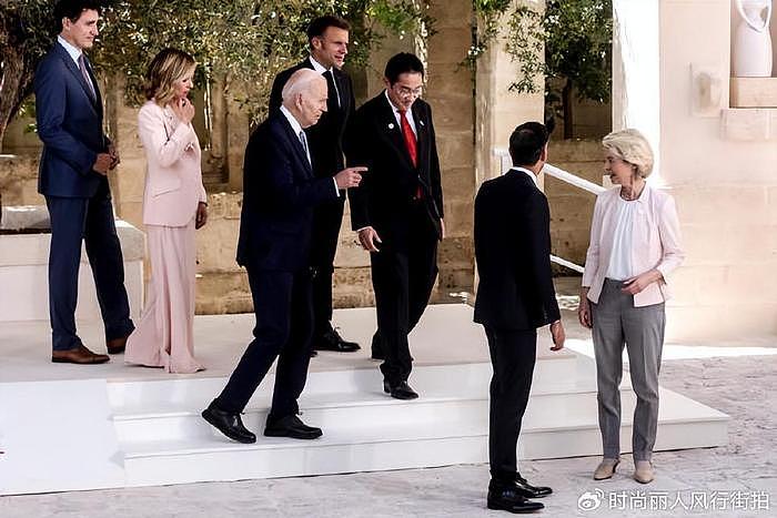 意大利G7峰会第一天大合影！意大利美女总理在C位，穿粉色惊艳了 - 8