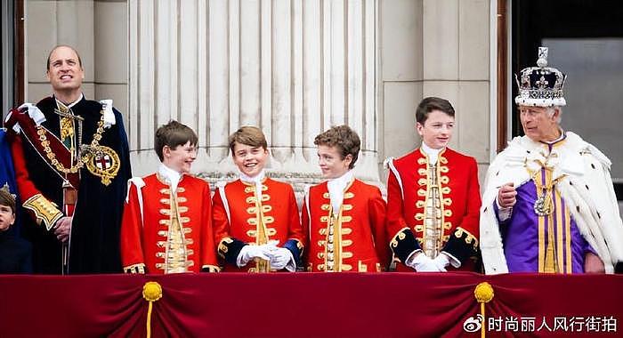 英国罗丝和丈夫风光亮相！12岁儿子给查尔斯提袍，却不用乔治王子 - 19