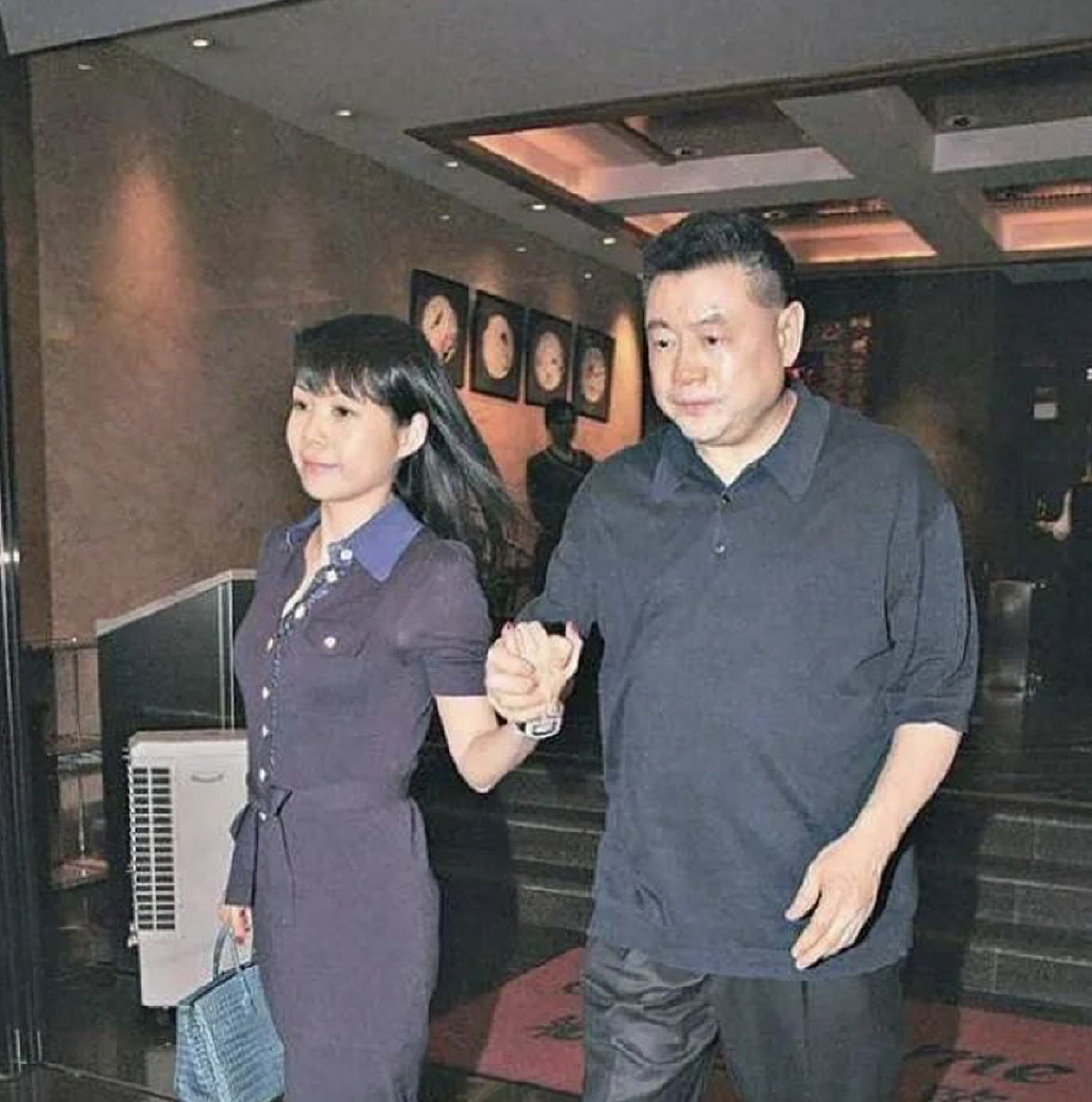 吕丽君亏本出售房产，以4000万卖给刘銮雄，分手8年仍靠对方解困 - 6