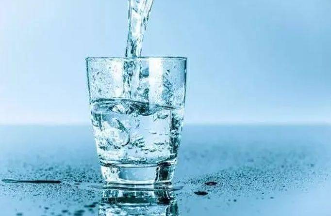 多喝水对肾脏好？养肾护肾，要避开这3种错误的喝水方式！ - 4