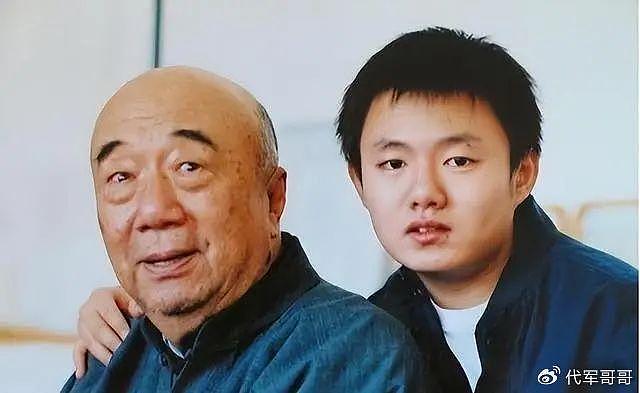 原来他早已离世！一生痴爱妻子一人，去世11年后，儿子也不幸病逝 - 13