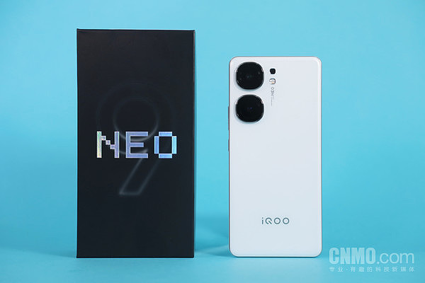iQOO Neo9S Pro评测：天玑9300+旗舰芯 超值双芯战神 - 1