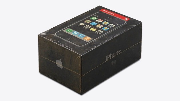 贴有罕见的红色贴纸，又有一台未拆封的初代iPhone要在近期拍卖 - 1