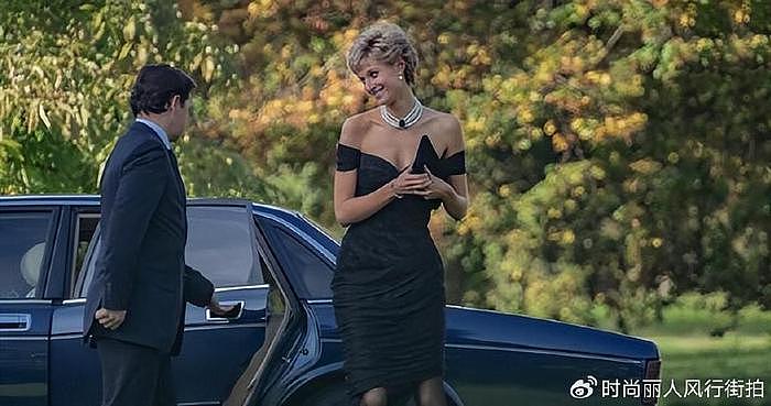 威廉哈里出席戴安娜纪念活动！戴妃的小黑裙造型成经典，美得优雅 - 9