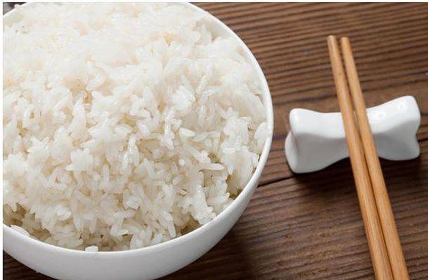 为了健康要少吃白米饭？这是真的吗？医生：主食应该这样吃 - 1