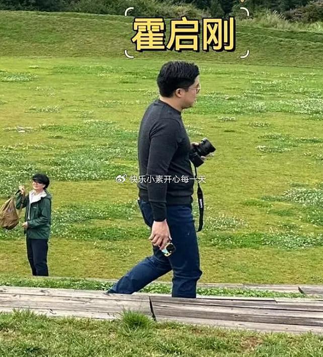 郭晶晶陪“两个妈妈”度假，67岁郭妈妈精气神十足，一家人好幸福 - 3