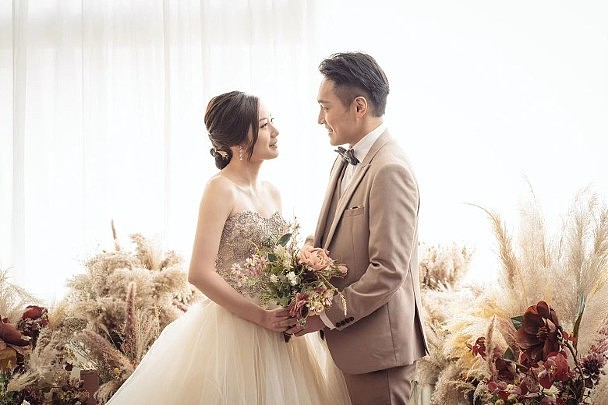 TVB男艺人官宣和圈外女友结婚 除了当演员他还是物理治疗师 - 5