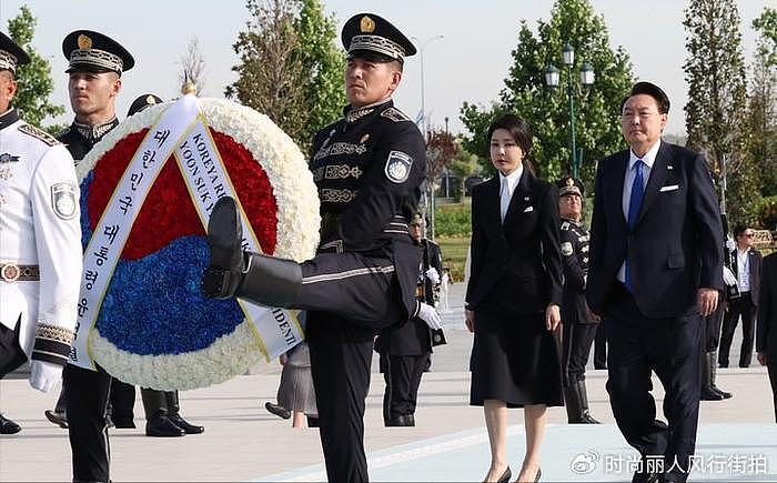 韩国第一夫人美到乌兹别克斯坦了！穿纱裙把人美到，嫩成小仙女了 - 8
