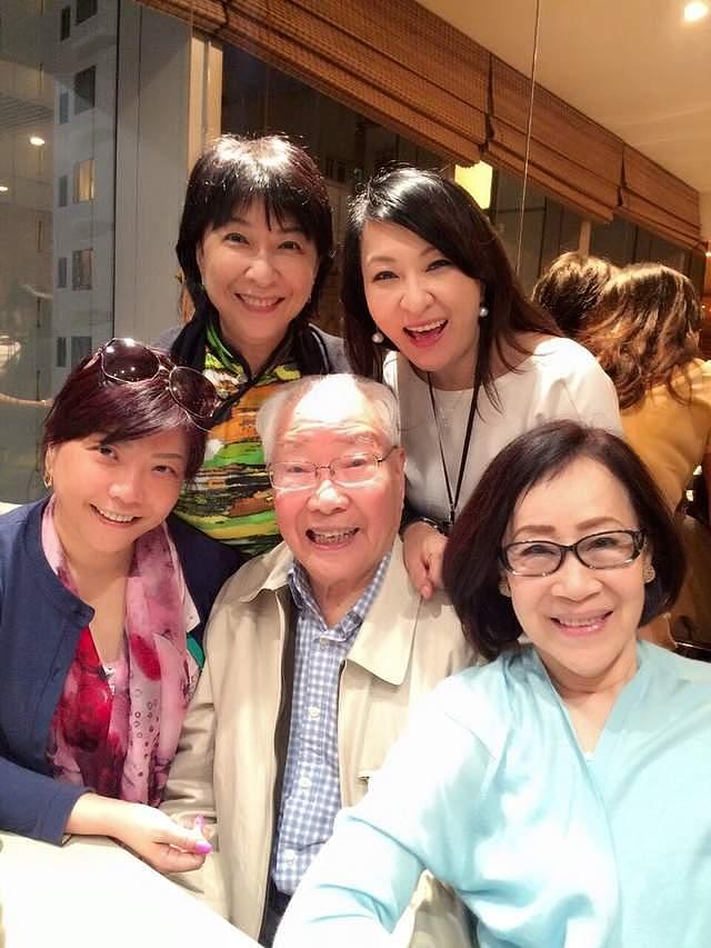 香港富豪蒋震去世享年100岁，白手起家身家超10亿，与妻育6女1子 - 12