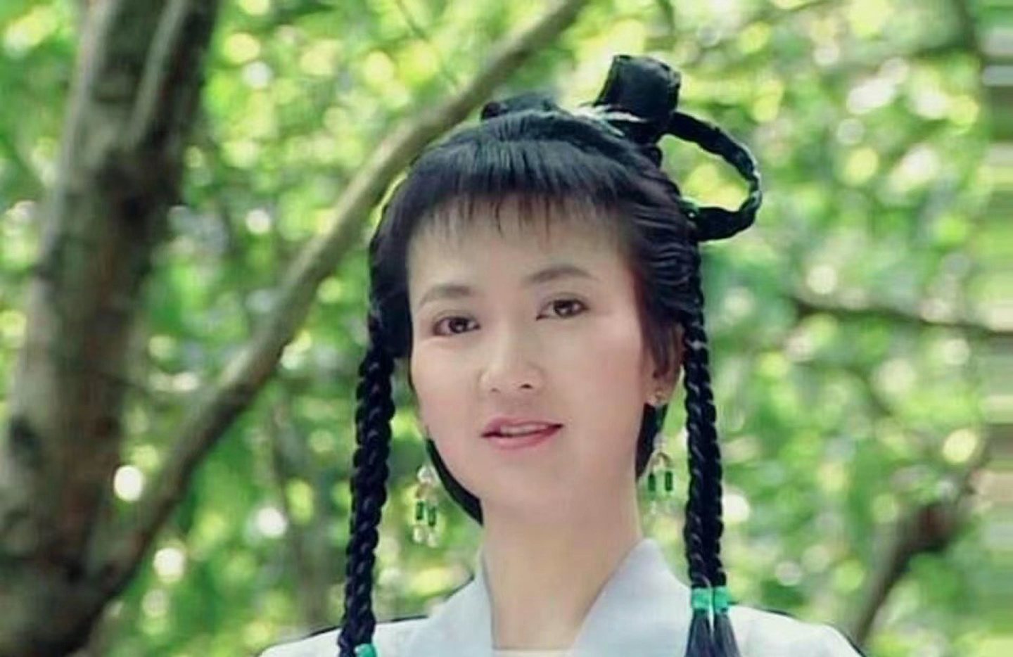 《新白娘子传奇》开播三十年，64岁小青美貌依旧，不见赵雅芝叶童 - 7