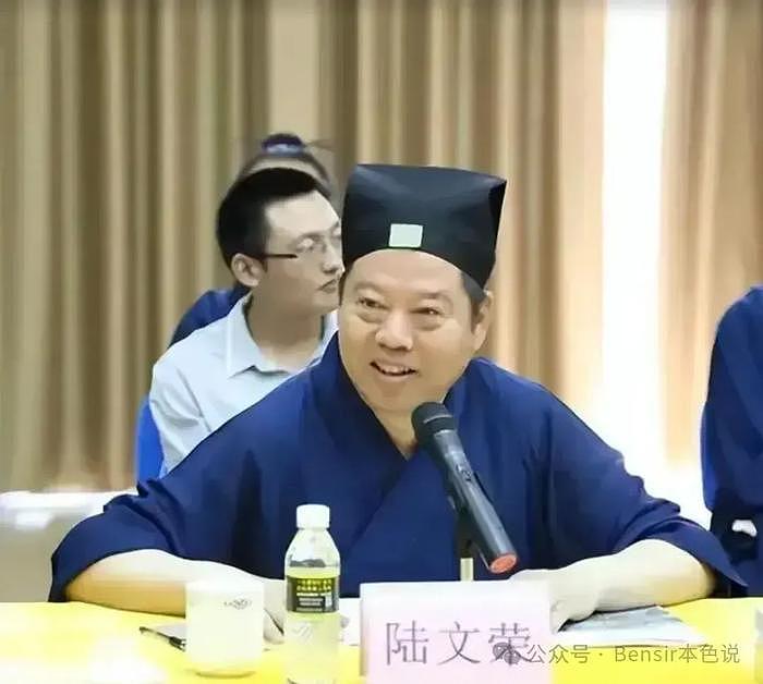 22岁留学生海外炫富被绑，牵出富甲一方的老爹，靠开道观年入上亿 - 13