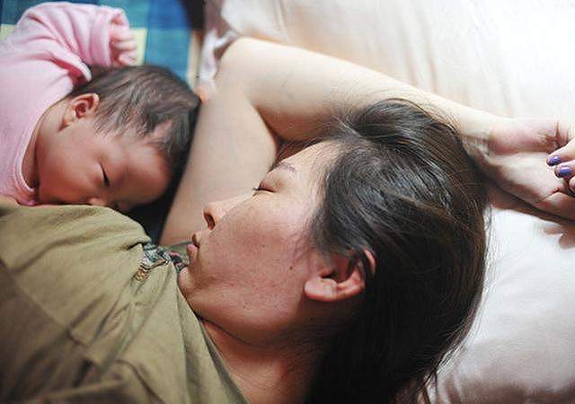 婴儿发育口诀：一月睡二月哭三月攒肚，家长做得对宝宝发育更好 - 3