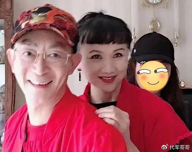 六小龄童金屋藏娇35年的妻子，原来是西游记中的她，难怪藏着掖着 - 17