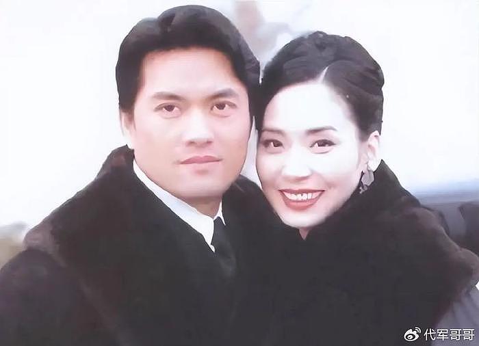 52岁杨小娟：嫁大12岁三婚吕良伟，帮丈夫赚上亿身家，儿子不像爸 - 22