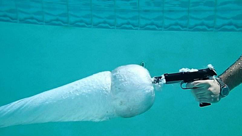 在水下能够躲避子弹，那么在水下多少米才能不被步枪的子弹射伤？ - 2