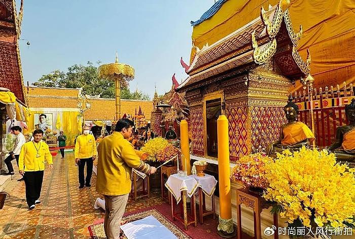泰国流亡二王子野心很大了！穿金色泰服在清迈营业，尽显王者气场 - 2