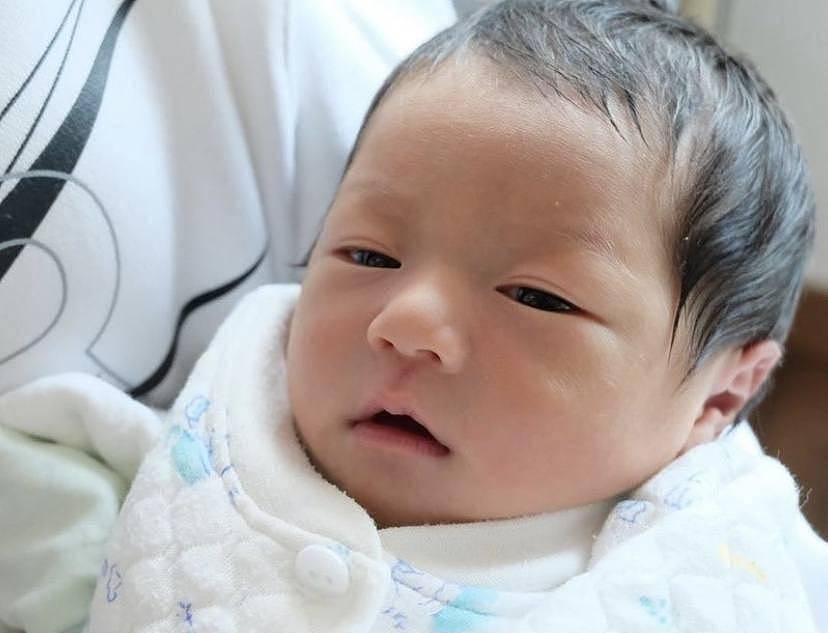 恭喜！香港著名靓模宣布平安产女，宝宝拥有大双眼皮颜值高 - 3