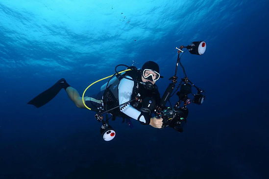 科学家研发无电池无线水下相机 将能效提高至10万倍 - 1