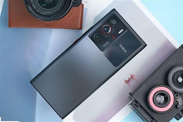 行业第一颗35mm主摄！努比亚Z40 Pro星际黑开箱图赏 - 9