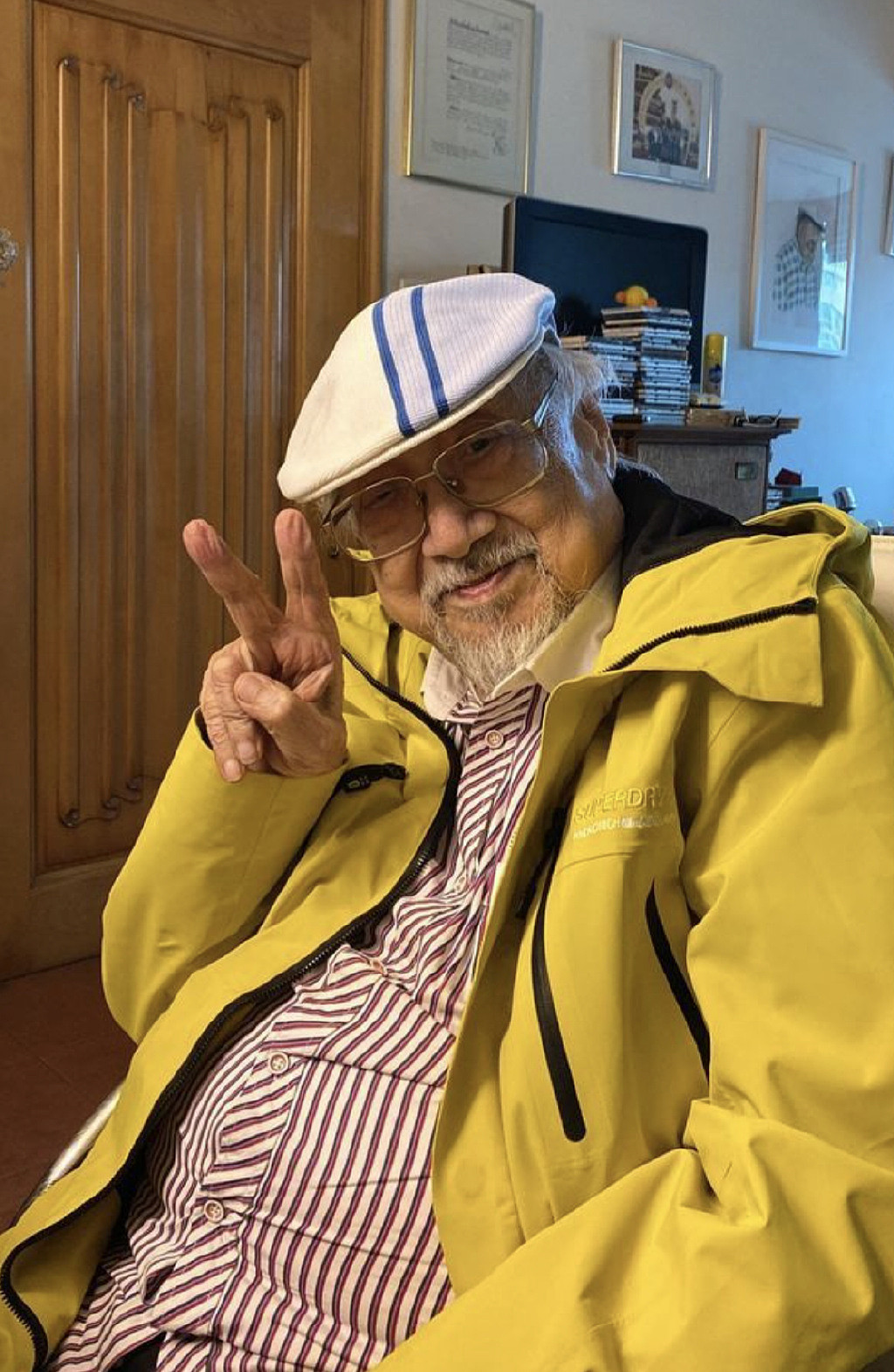 香港乐坛教父离世享年98岁，已是全球最长寿DJ，曾辅助许冠杰成名 - 3