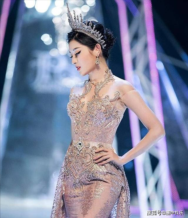 越南美女Nguyen，脸蛋漂亮，身材高挑婀娜 - 4