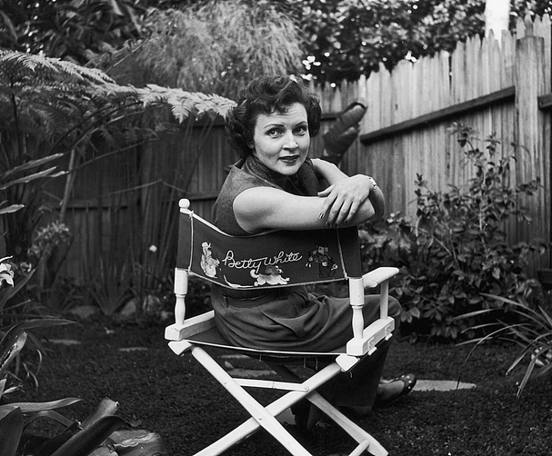 美国国宝演员贝蒂怀特去世，好莱坞星光大道，离百岁生日仅十几天 - 8
