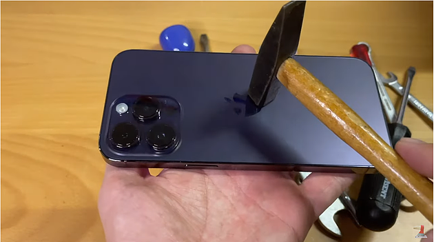 iPhone 14/Pro刮擦摔砸测试，与iPhone 13玻璃耐用性基本相同 - 5