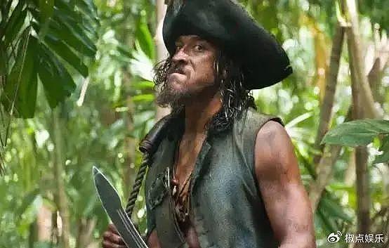 《加勒比海盗》演员遭鲨鱼攻击身亡，被咬掉手和腿，遇害画面公开 - 5