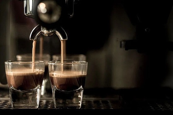 为什么喝咖啡能预防心血管疾病？新研究找到降血脂真正原因 - 1