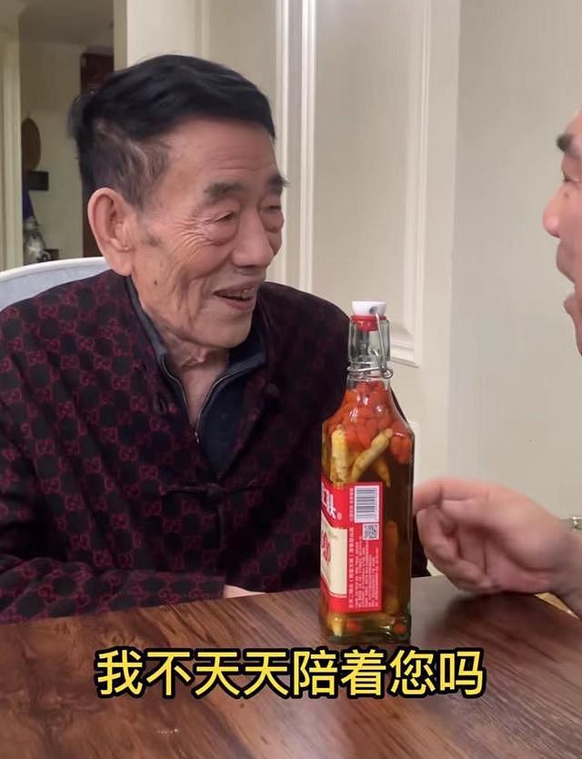 91岁杨少华公开寻老伴，明示杨仪自己需要人，在家喝西洋参补身子 - 4