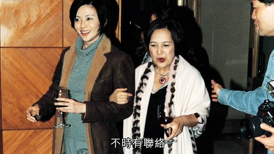 李嘉欣又晒聚会照，51岁已是4百亿阔太，被说遭报应又怎么样​ - 21