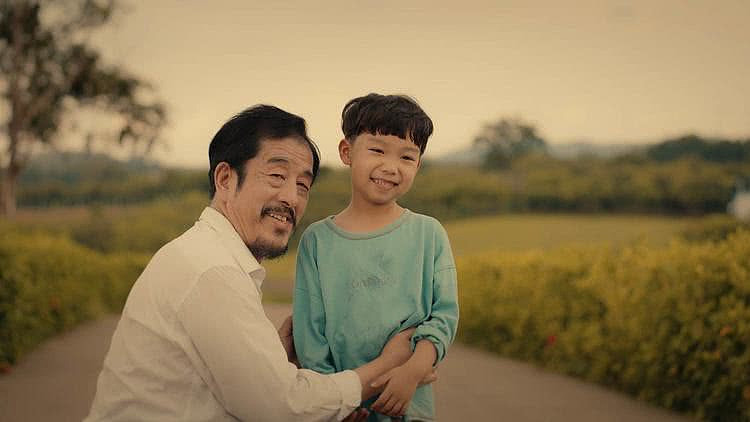 看一次哭一次，邓建国的孝道文化主题电影《爸爸，请再爱我一次》 - 4