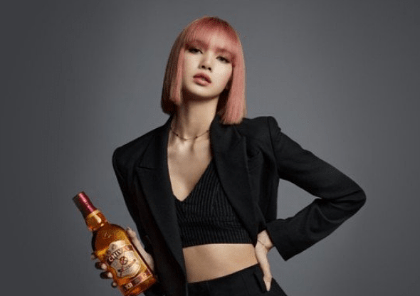 BLACKPINK成员Lisa拍摄酒类广告涉嫌违反泰国法律遭调查 - 1