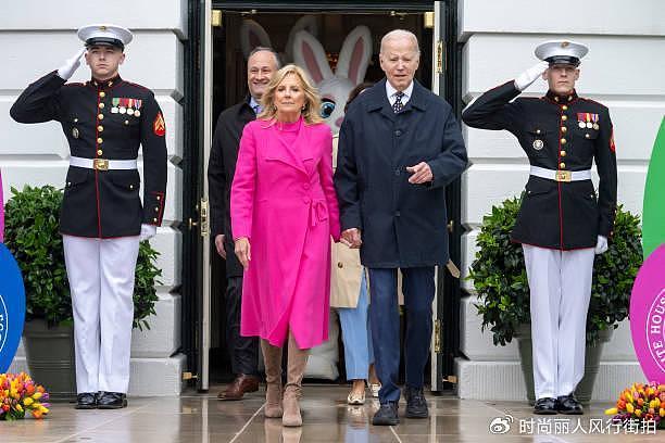 拜登夫妇在白宫庆祝复活节好欢乐！充满童趣，夫人穿粉色大衣惊艳 - 5