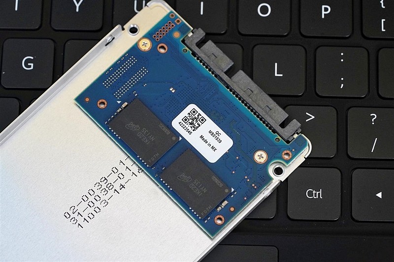 管用10年！英睿达MX500 4TB SSD评测：极致容量 还有性能惊喜 - 8