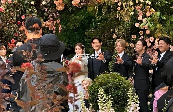 Super Junior在厉旭婚礼上合体，13人合影， 周觅和Henry也在现场 - 20