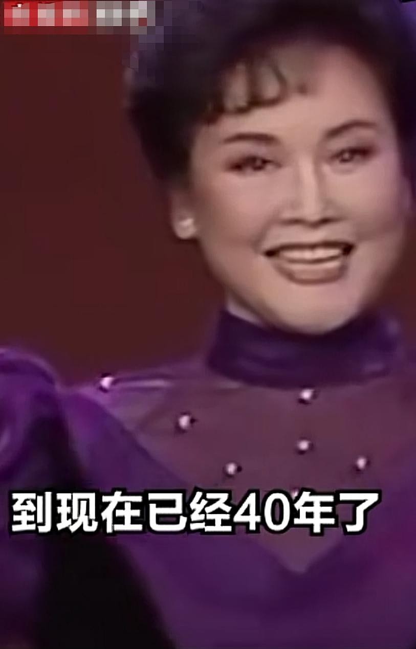 央视记者现身春晚后台探班，李谷一容貌依旧，或将连续40年献唱 - 3