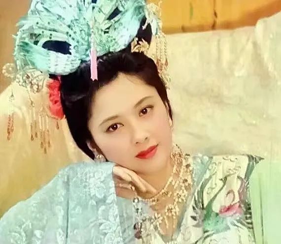 温婉大气，眉眼如画，这12位绝色古典美人，长在了中国人的审美上 - 2