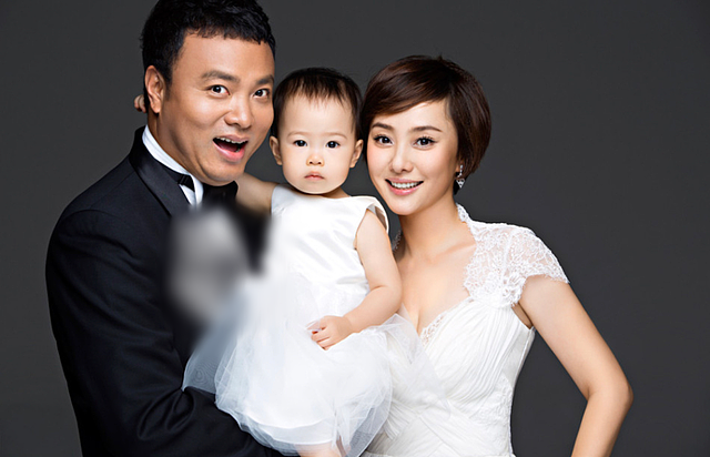 女星刘园媛官宣离婚，与大12岁央视沙桐结婚13年，自称两人是兄弟 - 1